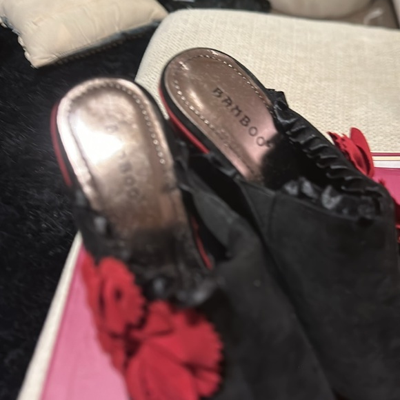 Ladies size seven and a half Bamboo babydoll shoes in perfect condition - Picture 3 of 4